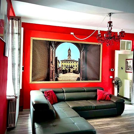 Dolce Eporedia Intero Alloggio Nel Centro Storico Ιβρέα Εξωτερικό φωτογραφία